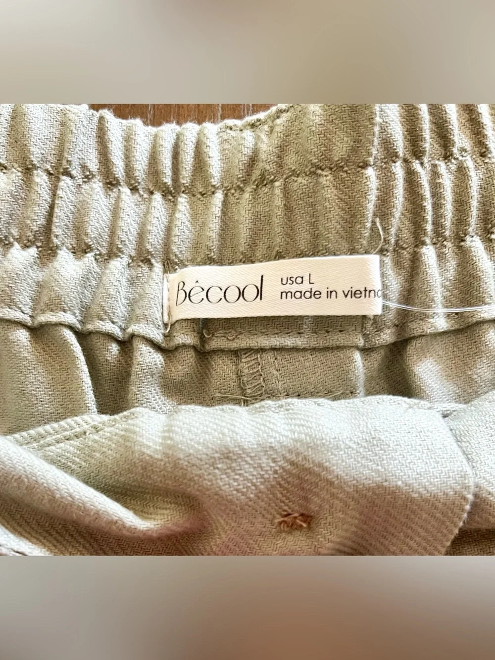 NWT Becool Light Sage Green Pleated Shorts - Women’s Size Large - Picture 4 of 8